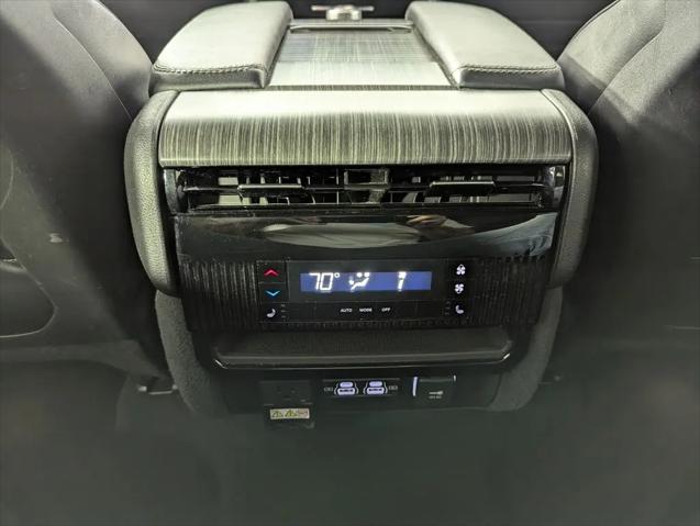 2024 Jeep Wagoneer Series II 4x2