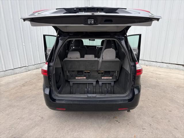 2016 Toyota Sienna LE 8 Passenger