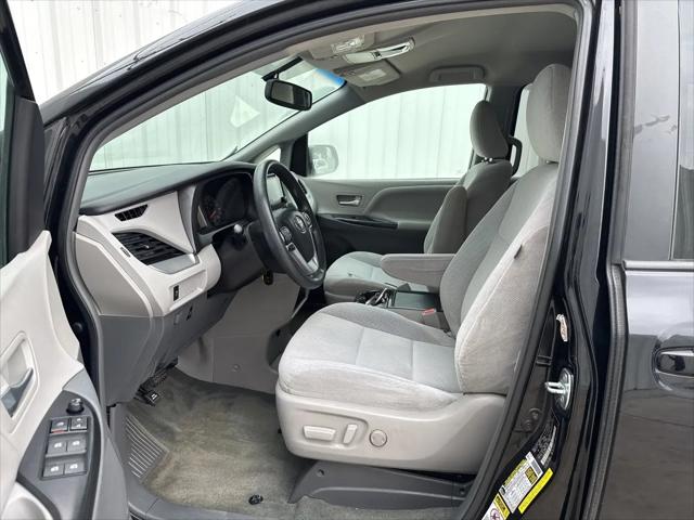 2016 Toyota Sienna LE 8 Passenger