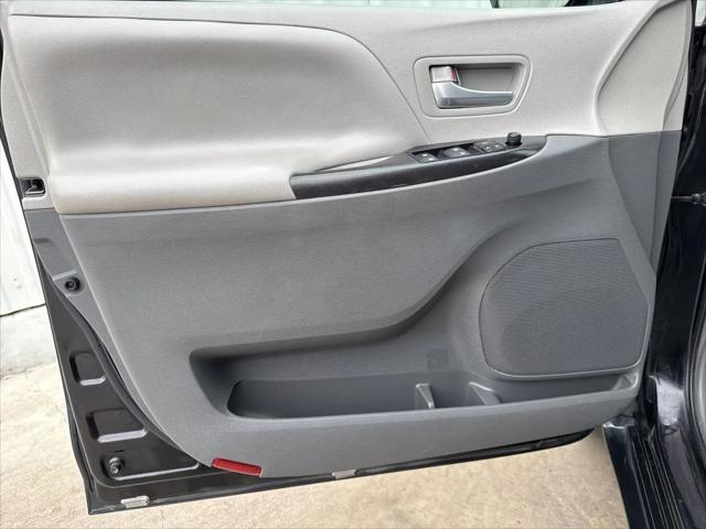 2016 Toyota Sienna LE 8 Passenger