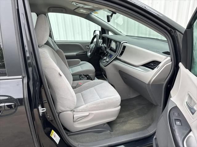 2016 Toyota Sienna LE 8 Passenger
