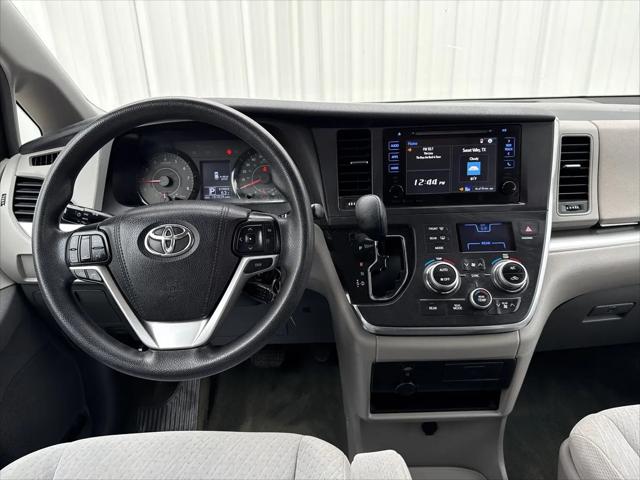 2016 Toyota Sienna LE 8 Passenger