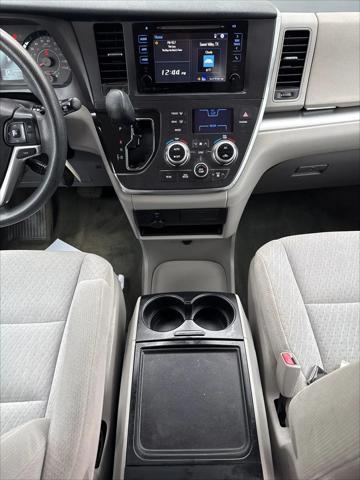 2016 Toyota Sienna LE 8 Passenger