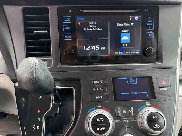 2016 Toyota Sienna LE 8 Passenger