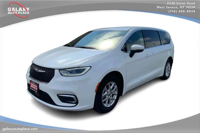 2023 Chrysler Pacifica Touring L for sale in West Seneca, NY