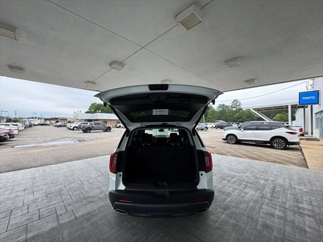 2023 GMC Acadia AWD AT4