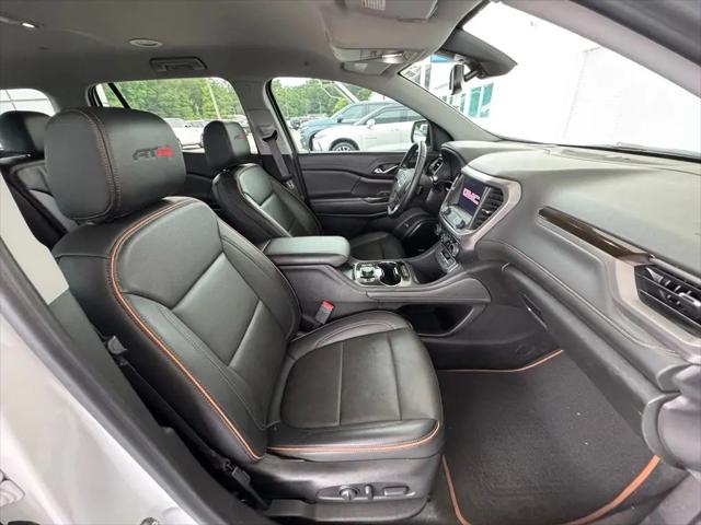 2023 GMC Acadia AWD AT4