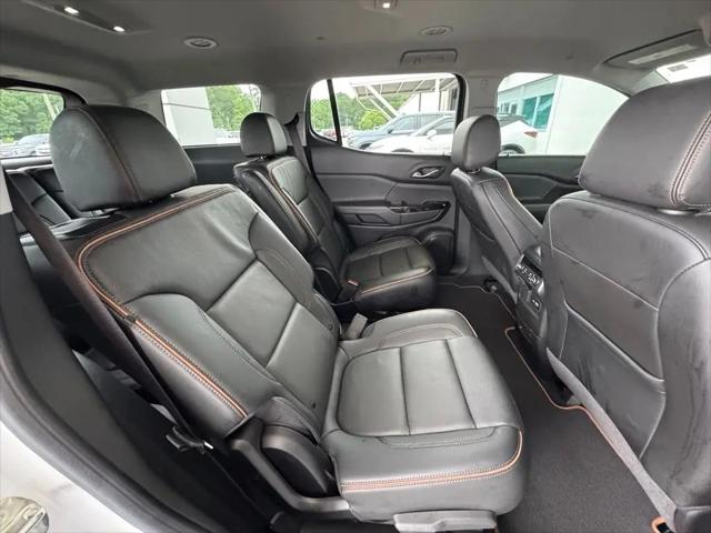 2023 GMC Acadia AWD AT4