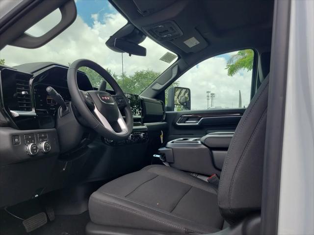 2026 GMC Sierra 2500HD Double Cab, Standard Bed, SLE, RWD