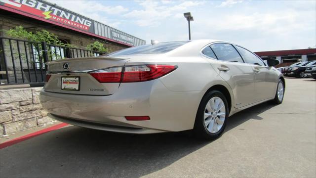 2015 Lexus ES 300h ES 300h