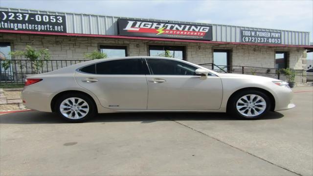 2015 Lexus ES 300h ES 300h