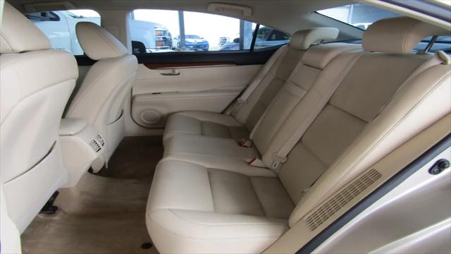 2015 Lexus ES 300h ES 300h