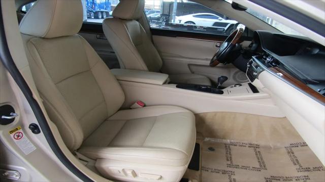 2015 Lexus ES 300h ES 300h