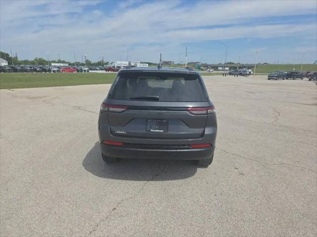 2023 Jeep Grand Cherokee Altitude 4x2