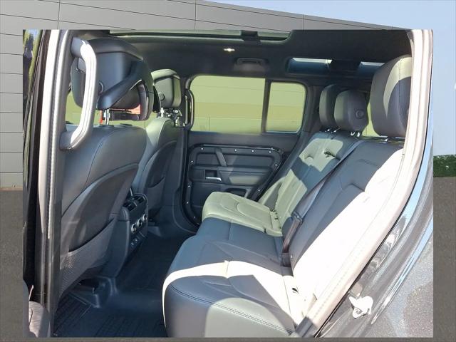 2025 Land Rover Defender 110 P500 X-Dynamic SE