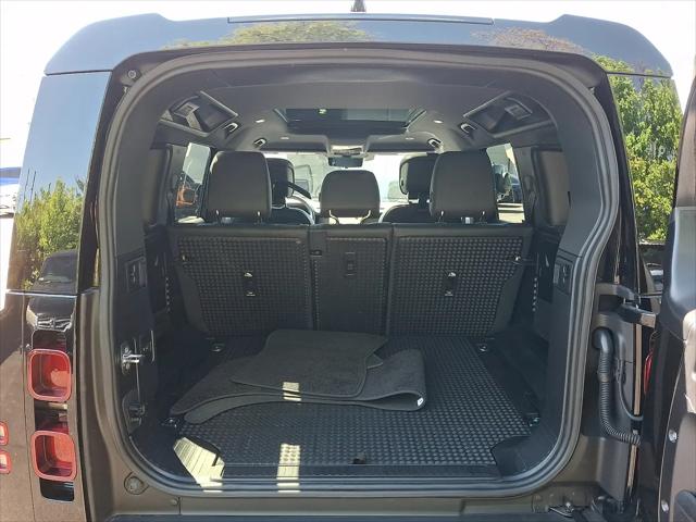 2025 Land Rover Defender 110 P500 X-Dynamic SE
