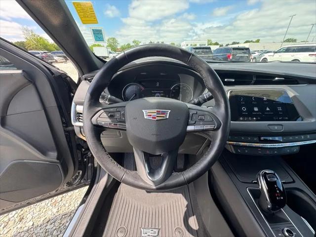 2023 Cadillac XT4 FWD Premium Luxury