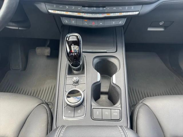 2023 Cadillac XT4 FWD Premium Luxury