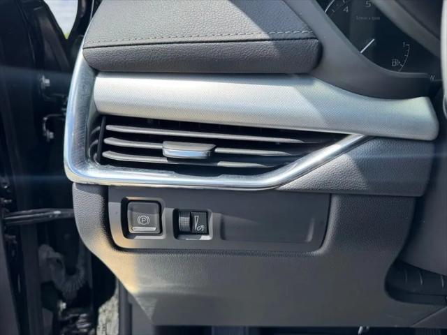 2023 Cadillac XT4 FWD Premium Luxury