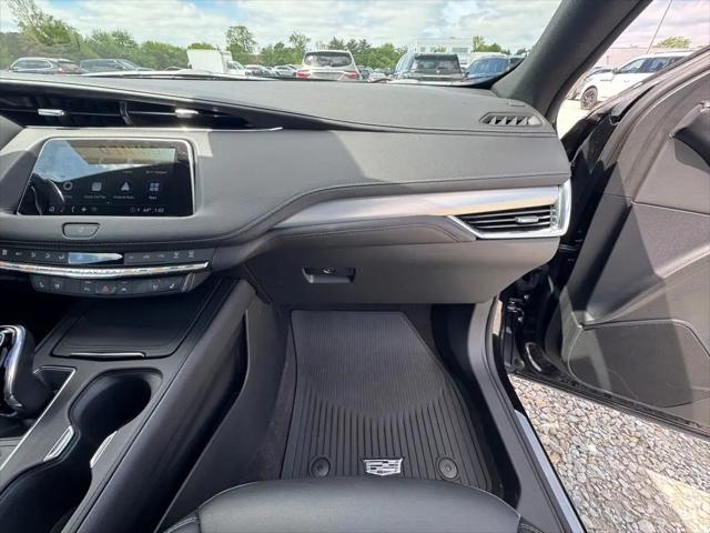 2023 Cadillac XT4 FWD Premium Luxury