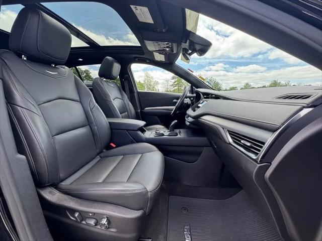 2023 Cadillac XT4 FWD Premium Luxury