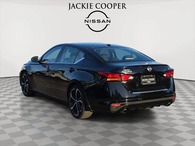 2023 Nissan Altima SR FWD