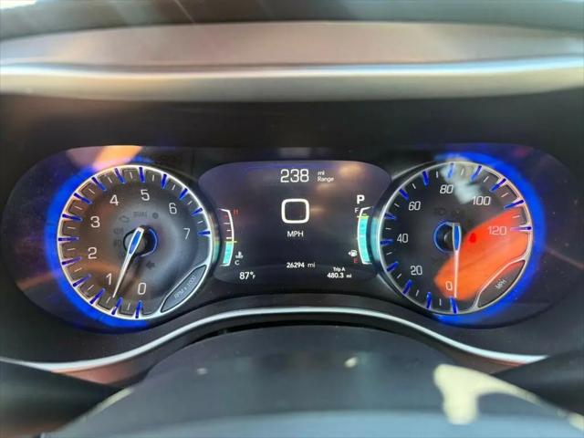 2025 Chrysler Pacifica Select