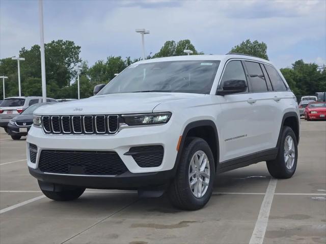 2026 Jeep Grand Cherokee Laredo 4x2