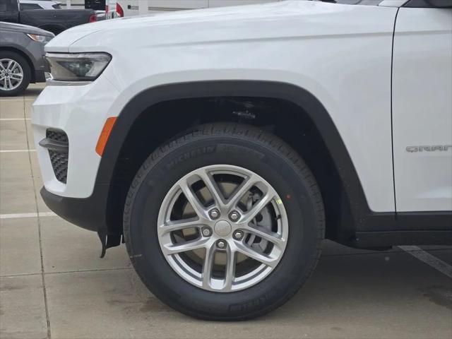2026 Jeep Grand Cherokee Laredo 4x2