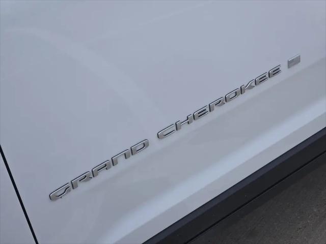 2026 Jeep Grand Cherokee Laredo 4x2