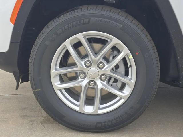 2026 Jeep Grand Cherokee Laredo 4x2