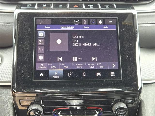 2026 Jeep Grand Cherokee Laredo 4x2