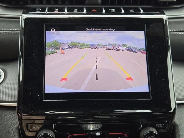 2026 Jeep Grand Cherokee Laredo 4x2