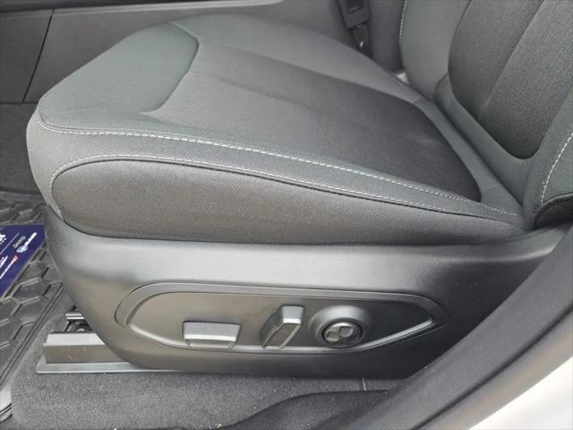 2026 Jeep Grand Cherokee Laredo 4x2