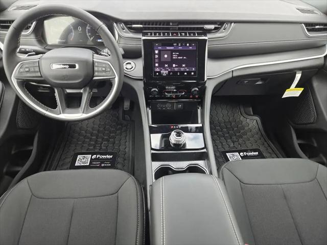 2026 Jeep Grand Cherokee Laredo 4x2