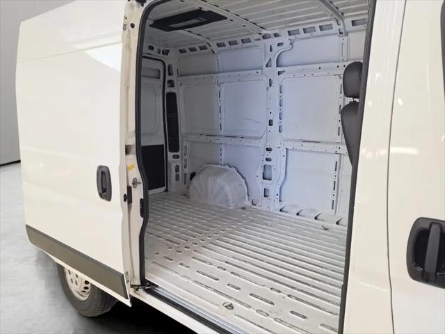 2025 Ram ProMaster 2500 Cargo Van Tradesman High Roof 136" WB w/Pass Seat