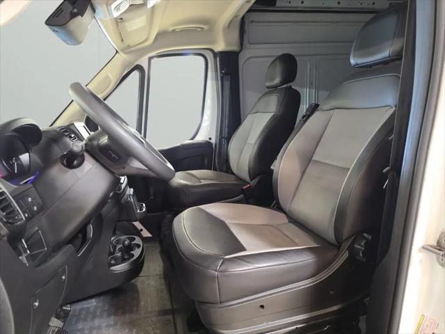 2025 Ram ProMaster 2500 Cargo Van Tradesman High Roof 136" WB w/Pass Seat