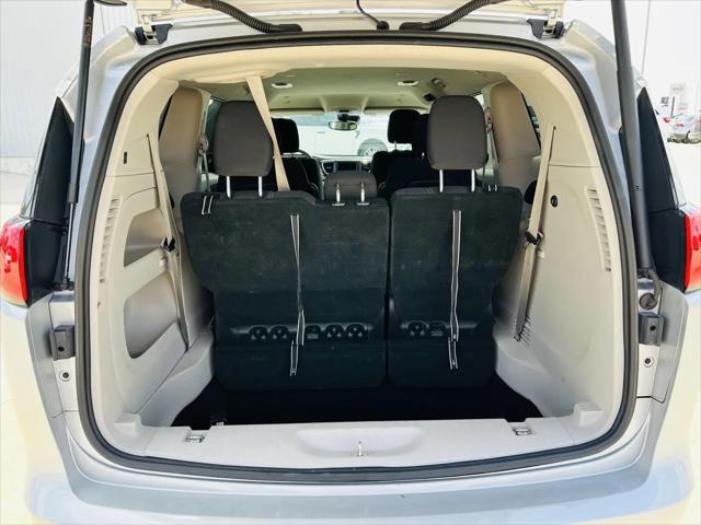 2023 Chrysler Voyager LX