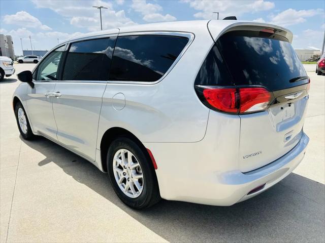 2023 Chrysler Voyager LX