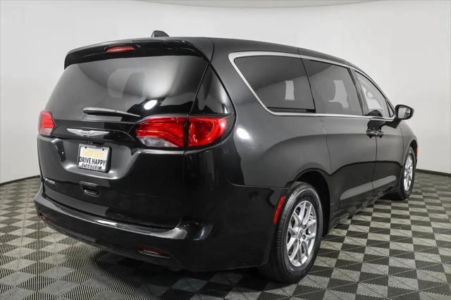 2022 Chrysler Voyager LX
