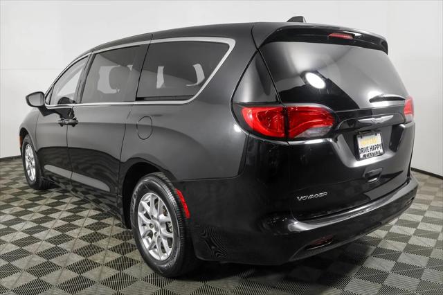 2022 Chrysler Voyager LX