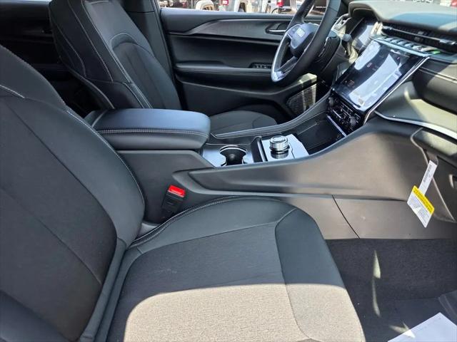 2026 Jeep Grand Cherokee Altitude 4x2