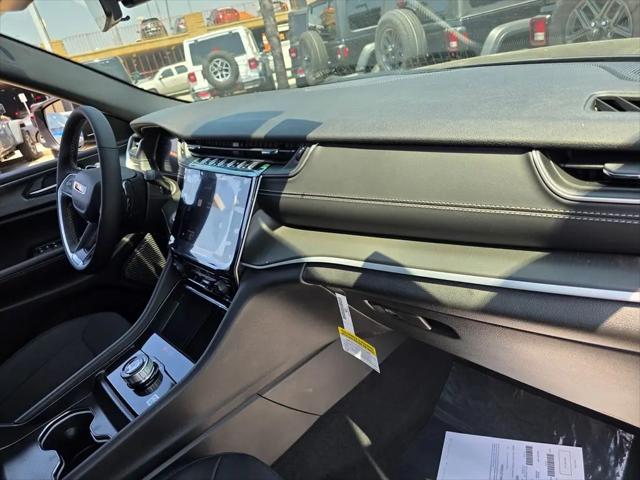 2026 Jeep Grand Cherokee Altitude 4x2