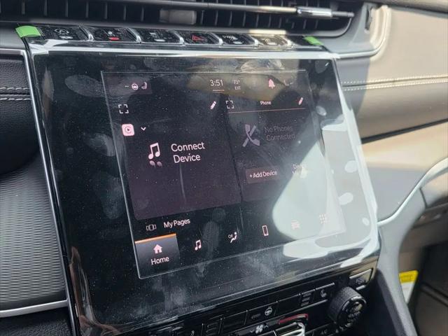 2026 Jeep Grand Cherokee Altitude 4x2