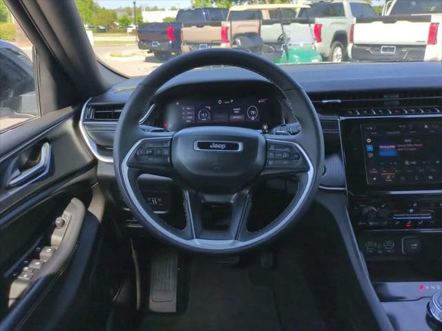 2025 Jeep Grand Cherokee Altitude 4x4