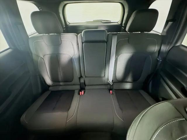 2026 Jeep Grand Cherokee Altitude 4x2