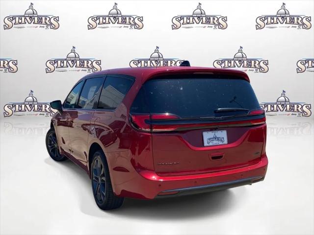 2026 Chrysler Pacifica Select AWD