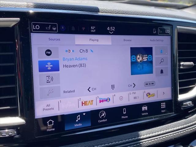 2026 Chrysler Pacifica Select AWD