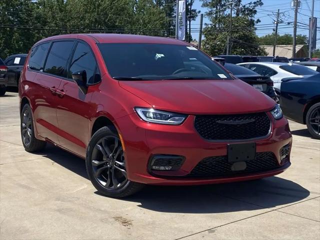 2026 Chrysler Pacifica Select AWD