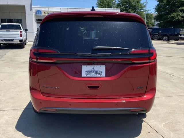 2026 Chrysler Pacifica Select AWD